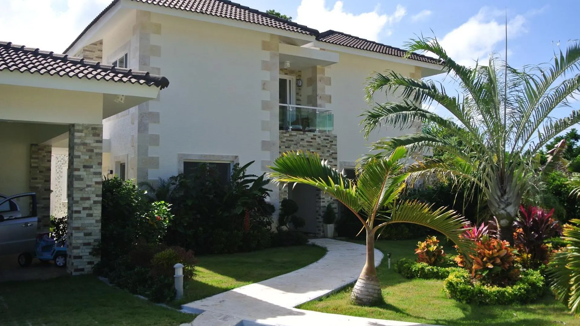 Perla Del Mar Luxury Residence Bombita